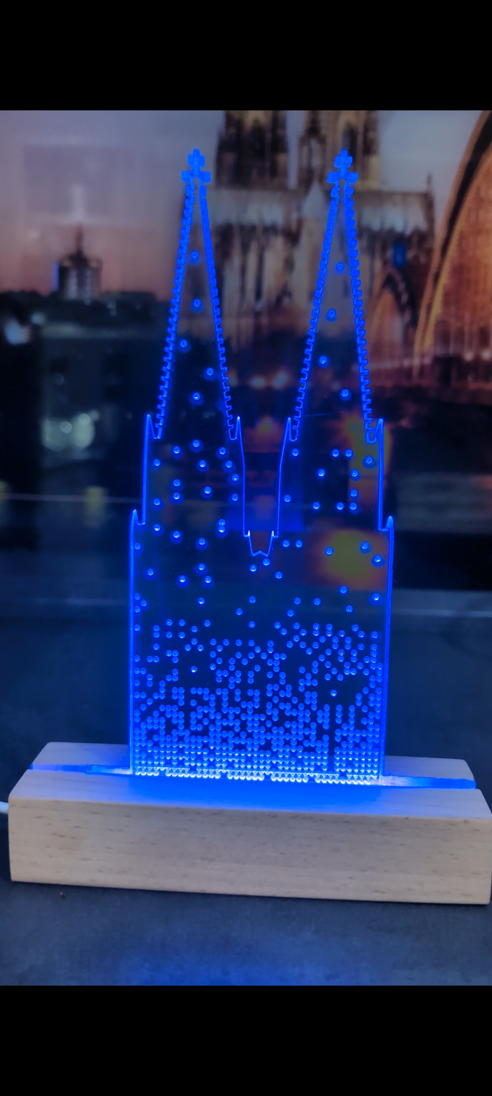 KölscheDomLeech Model "Punkte"